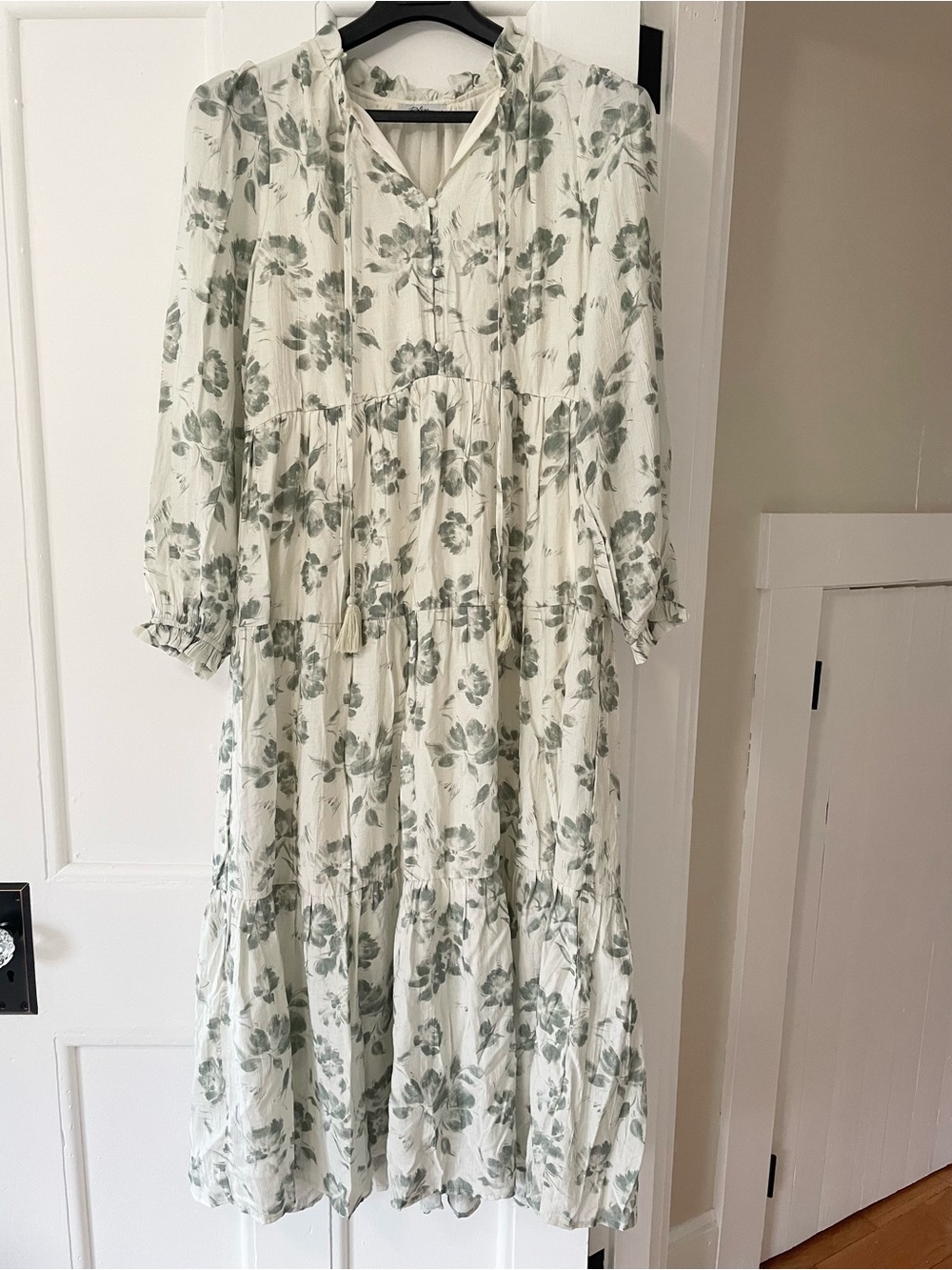 Womens M Green Floral Tiered Maxi Dress Cottagecore Modest Button Front Boho